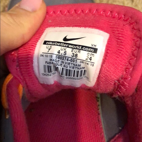 Nike Training Shoes - Picture 7 of 7